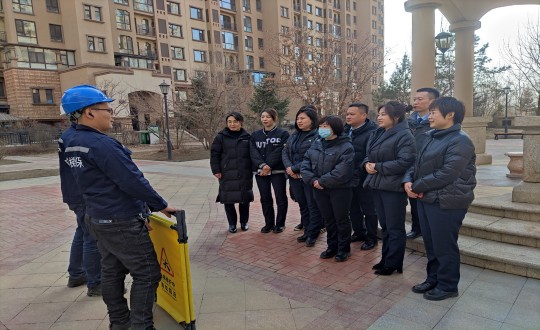 15.人生就是搏 · 嘉邑小区开展电梯清静知识培训_副本.jpg